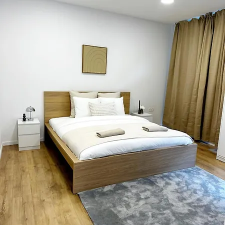 3br & 1lr 10 Min Walk To Centre With Free Wifi شقة