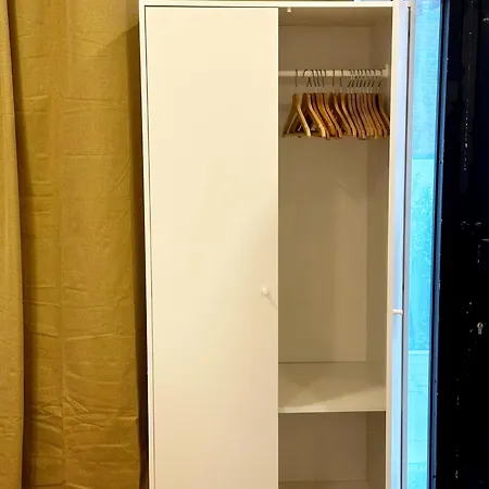 3br & 1lr 10 Min Walk To Centre With Free Wifi *