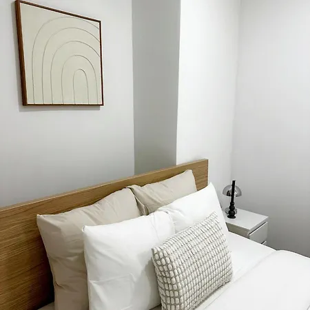 3br & 1lr 10 Min Walk To Centre With Free Wifi *