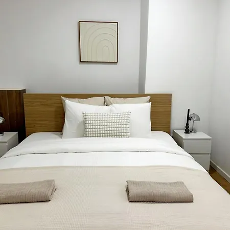 3br & 1lr 10 Min Walk To Centre With Free Wifi *