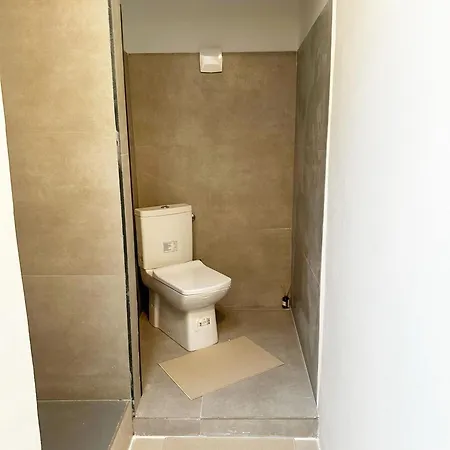 3br & 1lr 10 Min Walk To Centre With Free Wifi *
